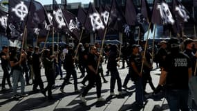 Des militants d'ultradroite manifestent le 10 mai 2025 Paris à l'appel d'un Comité du 9-mai.