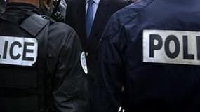 Selon Nicolas Comte, réélu mardi à la tête du premier syndicat de police de France, Unité/SGP/Police, la politique d'austérité liée à la crise économique entraînera une hausse quasi automatique de la délinquance en France et le gouvernement aurait tort de