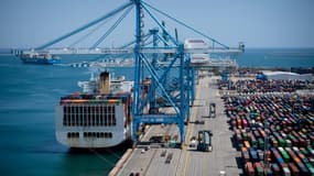 Les portiques du port industriel de Marseille, à Fos-sur-Mer, le 23 juillet 2020
