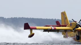 Un Canadair a frôlé des vacanciers en venant se ravitailler sur un lac, dans le sud de la France (photo d'illustration).