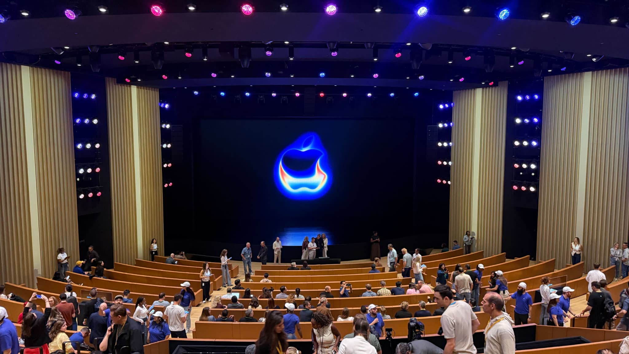 Le Steve Jobs Theatre à l'Apple Park