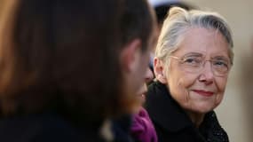 La Première ministre Elisabeth Borne assiste le 5 janvier 2024 à l'hommage à Jacques Delors aux Invalides à Paris