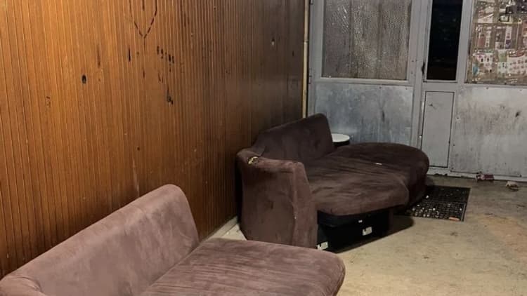 Le squat de l'immeuble incendié à Vaulx-en-Velin. Photo datant de quelques semaines. Le squat de l'immeuble incendié à Vaulx-en-Velin. Photo datant de quelques semaines.