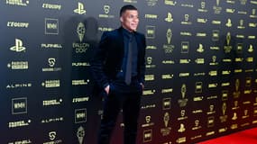Kylian Mbappé à la cérémonie du Ballon d'or, à Paris le 29 novembre 2021.