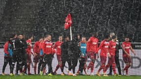 Les joueurs de Cologne après le derby contre Monchengladbach