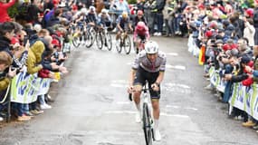 Tadej Pogacar dans le mur de Huy sur la Flèche Wallonne, le 23 avril 2025