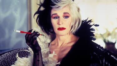 Glenn Close dans le rôle de Cruella, dans le film Les 101 Dalmatiens sorti en 1996.