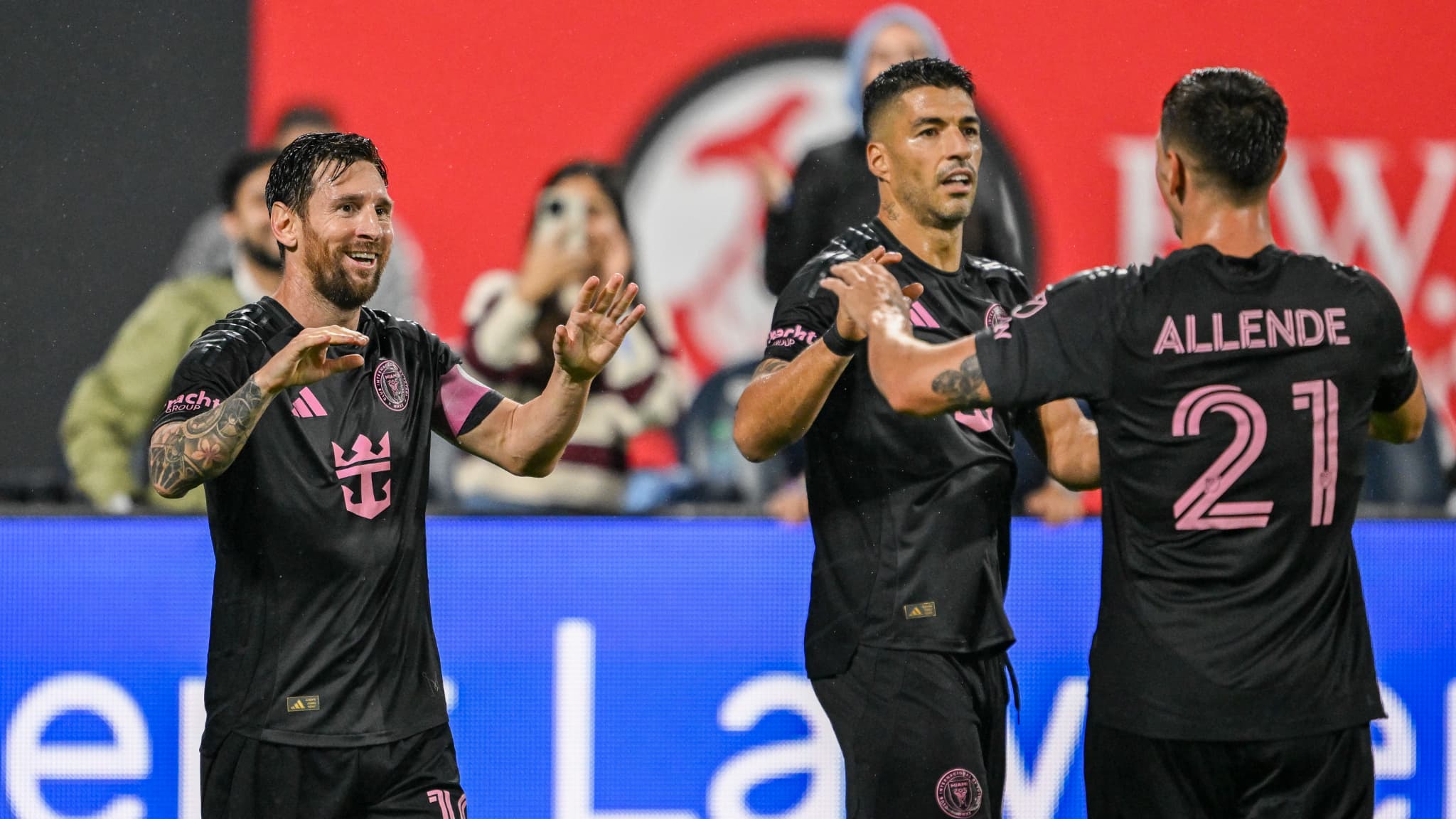 UN DOUBLÉ, UNE PASSE DÉCISIVE ET UN PENALTY OFFERT: LE RÉCITAL DE LIONEL MESSI QUI ENVOIE L’INTER MIAMI EN PLAY-OFFS