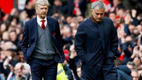 Arsène Wenger jette un drôle de regard sur José Mourinho