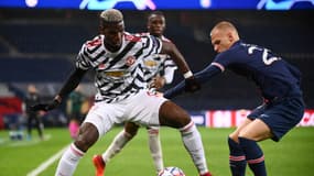 Paul Pogba face à Mitchell Bakker
