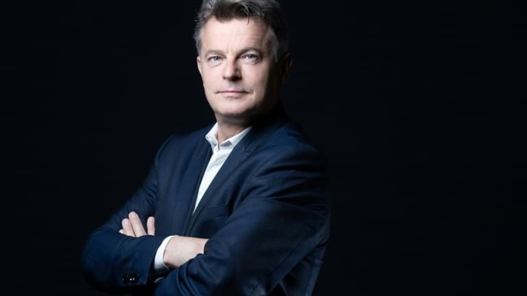 Fabien Roussel pose le 25 mai 2021 à Paris