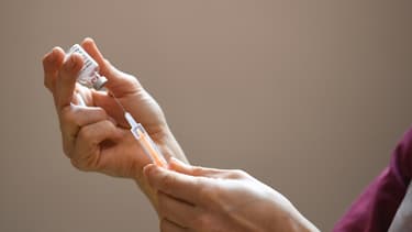 Une dose de vaccin AstraZeneca - Image d'illustration