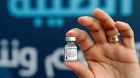 Une fiole du vaccin Pfizer contre le Covid-19 en août 2021 - Image d'illustration 