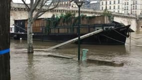 La crue de la Seine se poursuit.