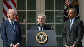 Joe Biden (à gauche) a choisi Merrick Garland (au centre) comme ministre de la Justice.