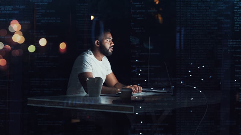 Pour accompagner les entreprises à travers les changements engendrés par l'intelligence artificielle et la data, Enesia propose différentes formations reconnues par des experts du secteur.
