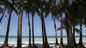 Une plage de l'île de Boracay aux Philippines, le 26 avril 2018