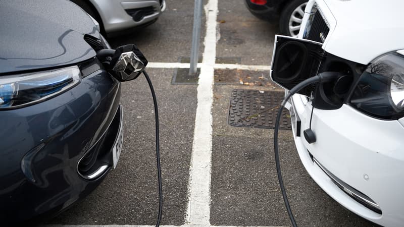 Les bornes de recharge pour voitures électriques se multiplient à Paris. (image d'illustration)