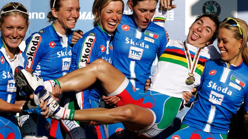 Giorgia Bronzini, fêtée par ses coéquipières italiennes