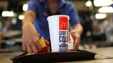 Les salariés de McDo en ont assez que les pratiques fiscales de leur employeur les empêchent de toucher des primes d'intéressement.