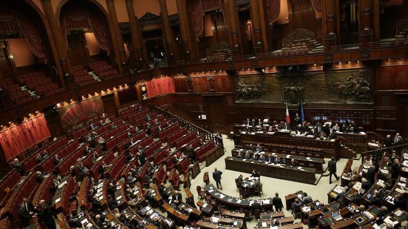 La Chambre des députés, à Rome. Aucune formation n'a obtenu suffisamment de sièges pour gouverner à l'issue des élections qui ont plongé le pays dans l'incertitude politique. Les parlementaires du Mouvement 5 Etoiles (M5S), arrivé en troisième position de