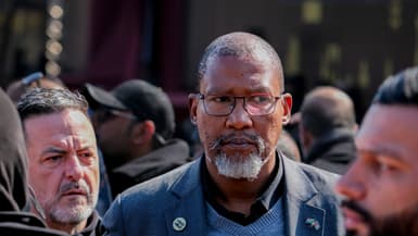 Mandla Mandela, petit-fils de Nelson Mandela,  aux funérailles de Hassan Nasrallah et Hashem Safieddine à Beyrouth, au Liban, le 23 février 2025.
