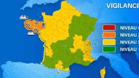 Les quatre départements bretons ainsi que la Loire-Atlantique restaient en vigilance orange depuis mardi soir, pour les risques de pluie-inondation et/ou de vague-submersion et d'inondation