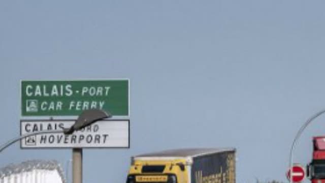 Le migrant est mort percuté sur la bretelle d'accès au port, non loin de la "jungle".