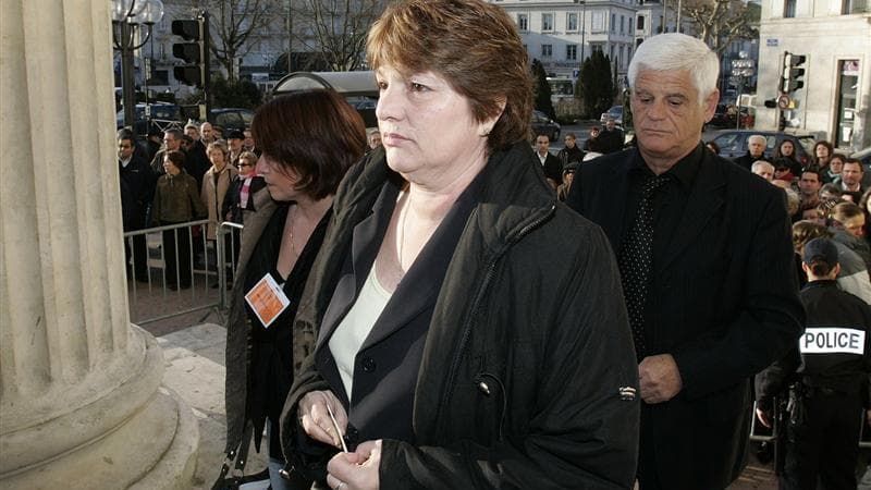 Marie Humbert, à son arrivée au tribunal de périgueux en mars 2007. Marie Humbert, qui a aidé son fils tétraplégique Vincent à mourir en 2003 comme il le réclamait, a exprimé sa déception sur Europe 1 mardi après la publication des premières conclusions d