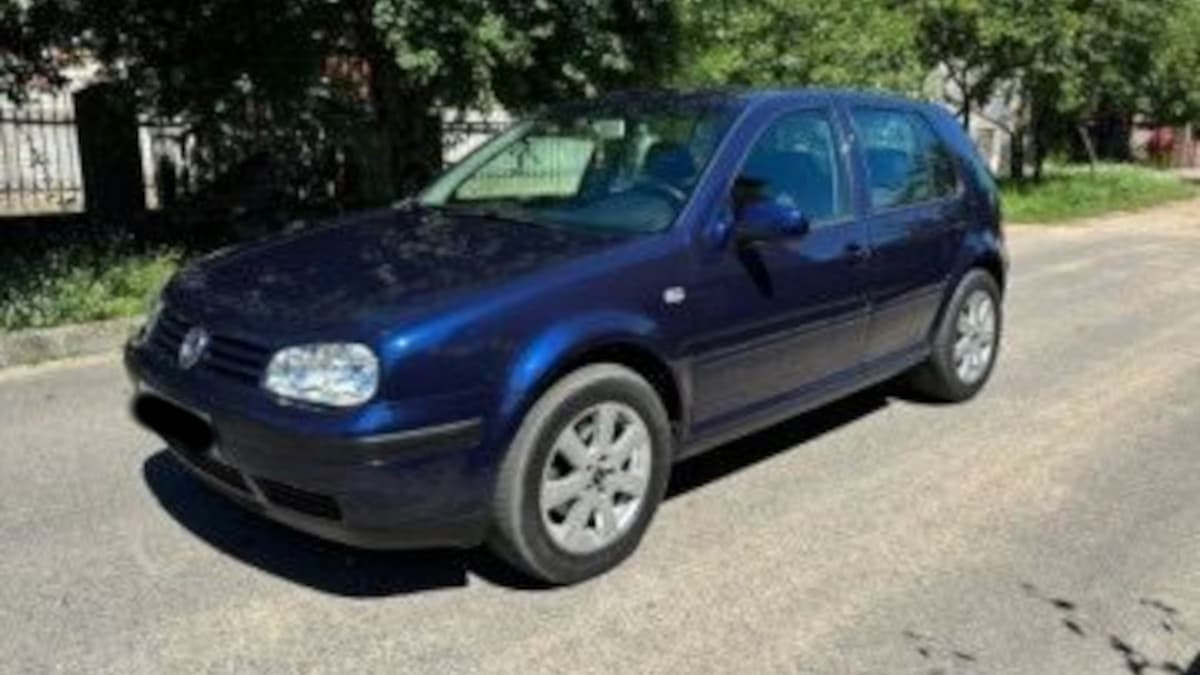 La Golf bleu marine immatriculée 7189 WM 76 du compagnon de la mère de Célya, susceptible d'avoir enlevé la fillette.
