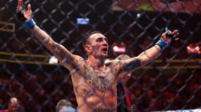 Max Holloway lors de l'UFC 300 à Las Vegas le 13 avril 2024