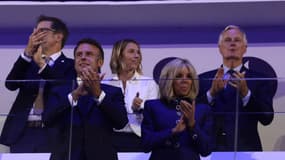 Au premier plan, Emmanuel Macron et Brigitte Macron. Au second plan, à droite, Michel Barnier et Amélie Oudéa-Castera, le dimanche 8 septembre 2024 au Stade de France
