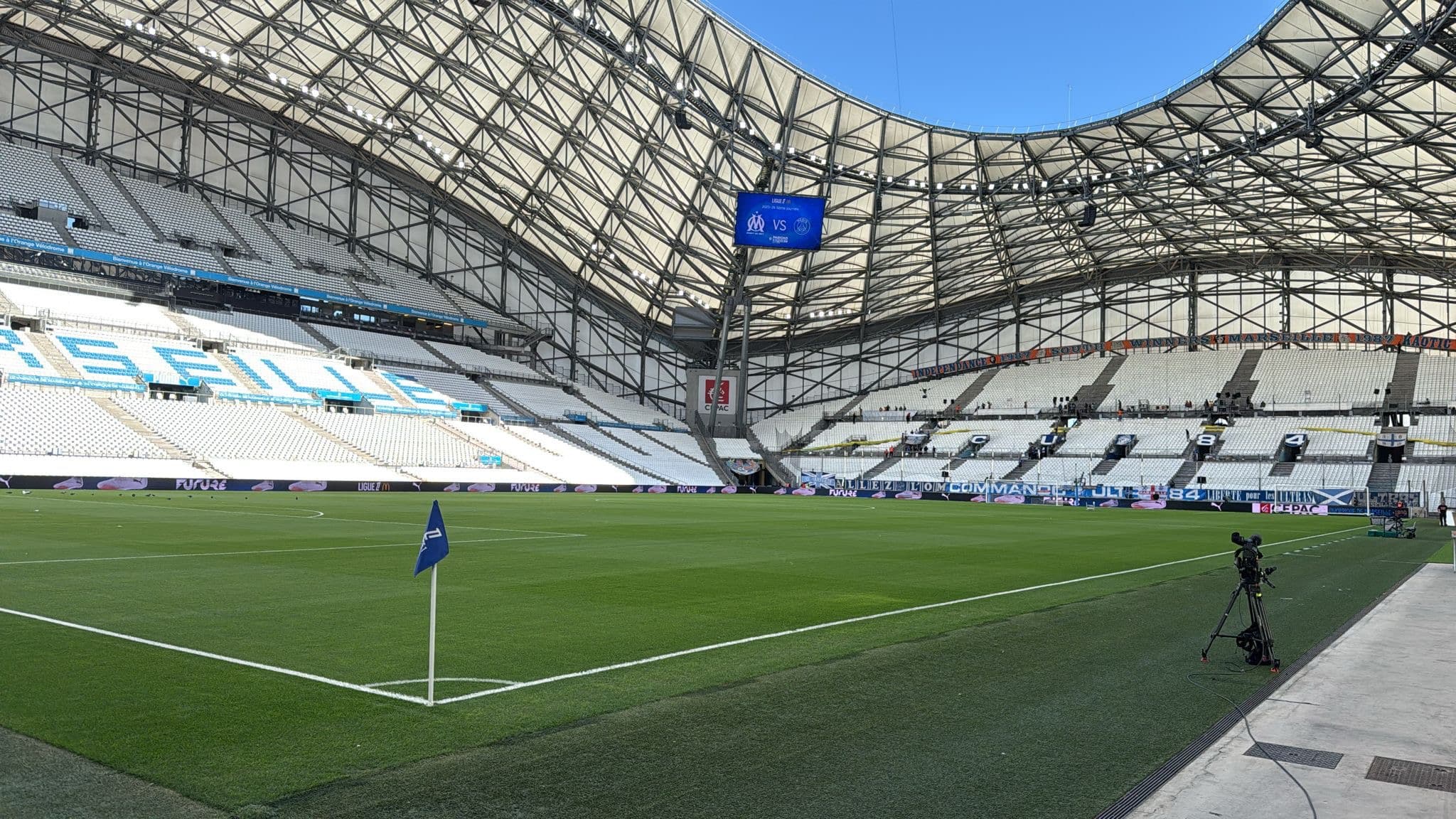 La pelouse du Vélodrome à quelques heures d'OM-PSG, le 22 septembre 2025.