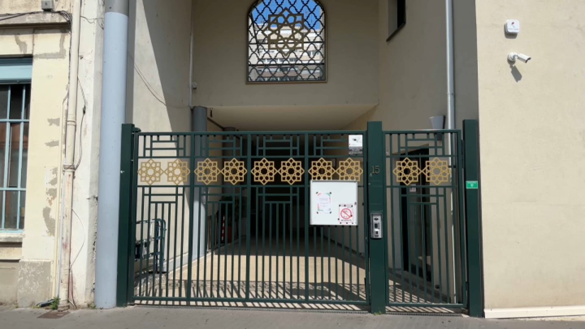 Coran brûlé dans une mosquée à villeurbanne: le suspect placé en détention provisoire