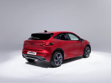 Une nouvelle signature lumineuse assez originale à l'arrière de cette Clio VI.