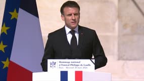 Emmanuel Macron aux Invalides le 20 mars 2024