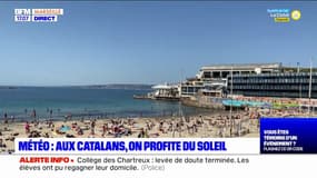 Marseille: aux Catalans, les habitants profitent du soleil