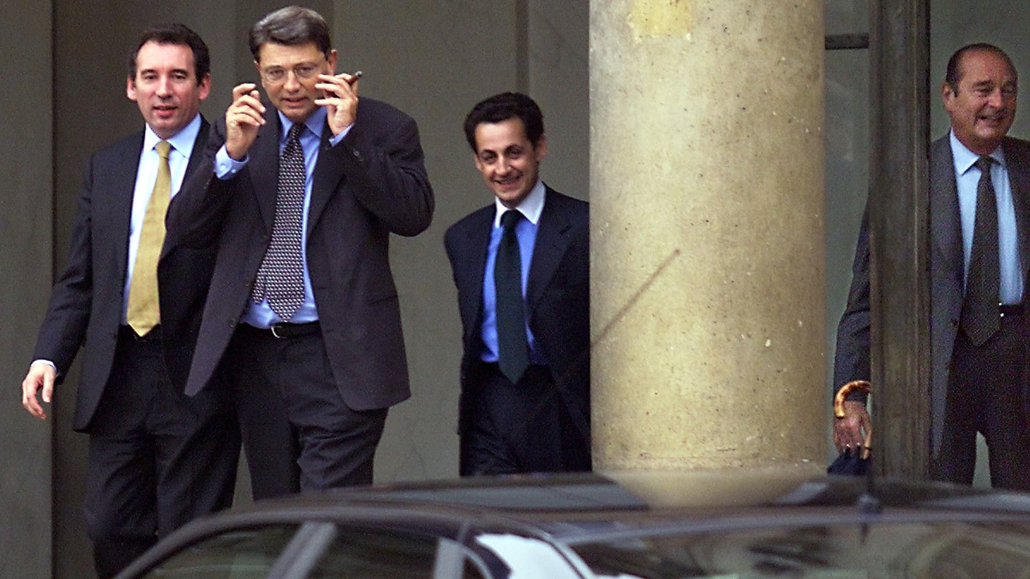Tout va bien. François Bayrou (UDF), Alain Madelin (DL) et Nicolas Sarkozy (RPR) raccompagnés par Jacques Chirac sur le perron de l'Elysée, après un déjeuner particulièrement houleux. Philippe Séguin, lui, a quitté le palais côté jardin pour éviter les caméras.