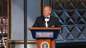 Quand Sean Spicer fait une apparition surprise aux Emmy Awards
