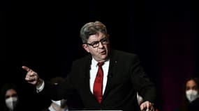 Jean-Luc Mélenchon, candidat LFI à la présidentielle, le 24 janvier 2022 à Bordeaux