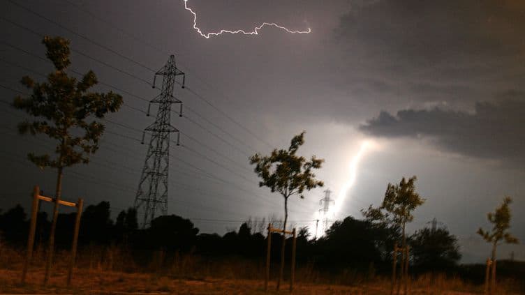 Alerte météo: 25 départements placés en vigilance orange aux orages