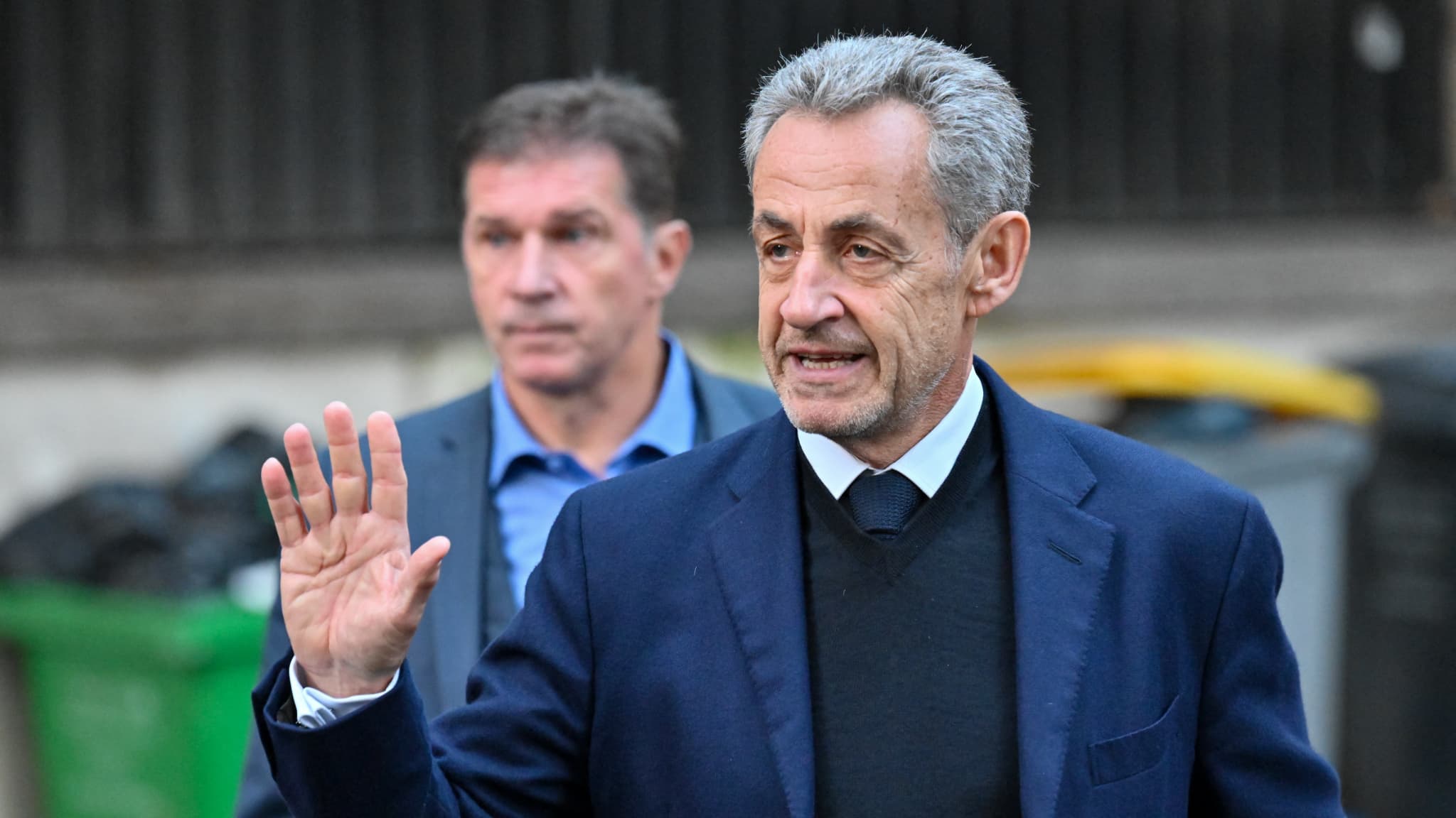 Incarcération de Nicolas Sarkozy: deux policiers sont chargés de sa sécurité 24h/24h