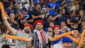 Des supporters du XV de France au stade Vélodrome de Marseille, le 21 septembre 2023 avant France-Namibie lors de la Coupe du monde de rugby.