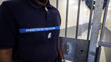 Un gardien du centre pénitentiaire de Rémire-Montjoly en Guyane.