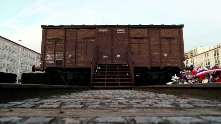 Un wagon de train de marchandises au Mémorial de la Shoah de Drancy en décembre 2013