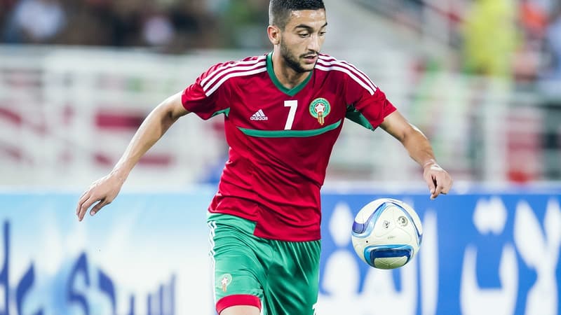 Hakim Ziyech avec le maillot de la sélection marocaine.