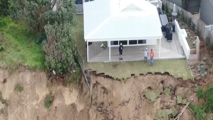 Les maisons se trouvent désormais à quelques centimètres de la mer Les maisons se trouvent désormais à quelques centimètres de la mer
