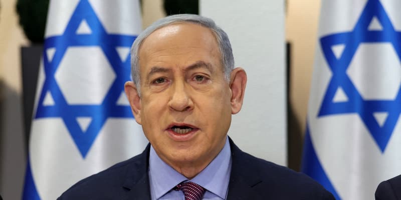 Benjamin Netanyahu lors d'une réunion avec son cabinet à la Kirya, à Tel-Aviv, le 31 décembre 2023