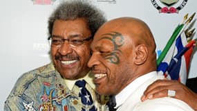 Don King et Mike Tyson lors d'un gala à Las Vegas - le 10/08/2013