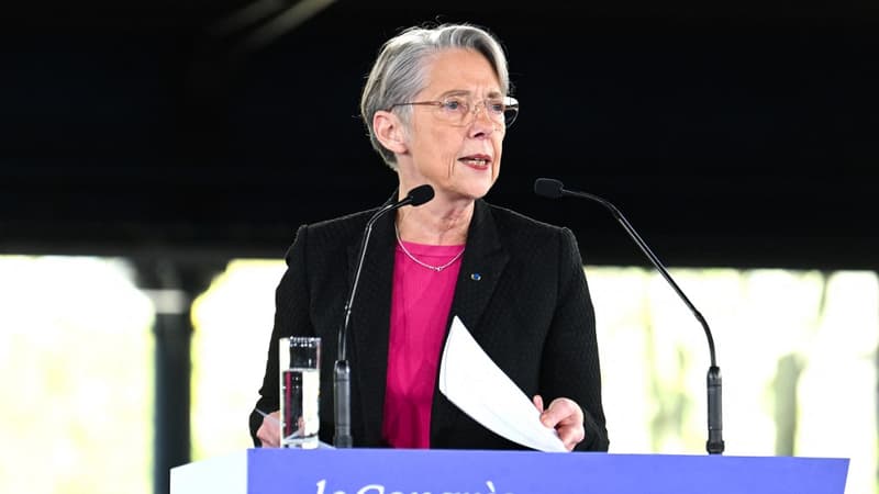 Elisabeth Borne lors du congrès du parti Horizons au Parc Floral à Paris, le 25 mars 2023.
